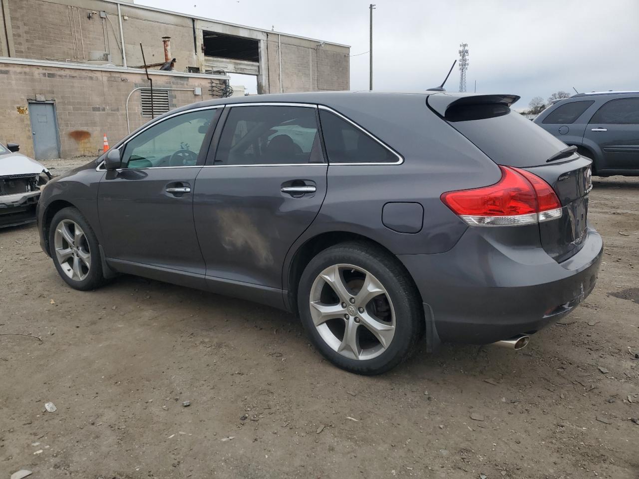 2012 TOYOTA VENZA LE - Фото 2