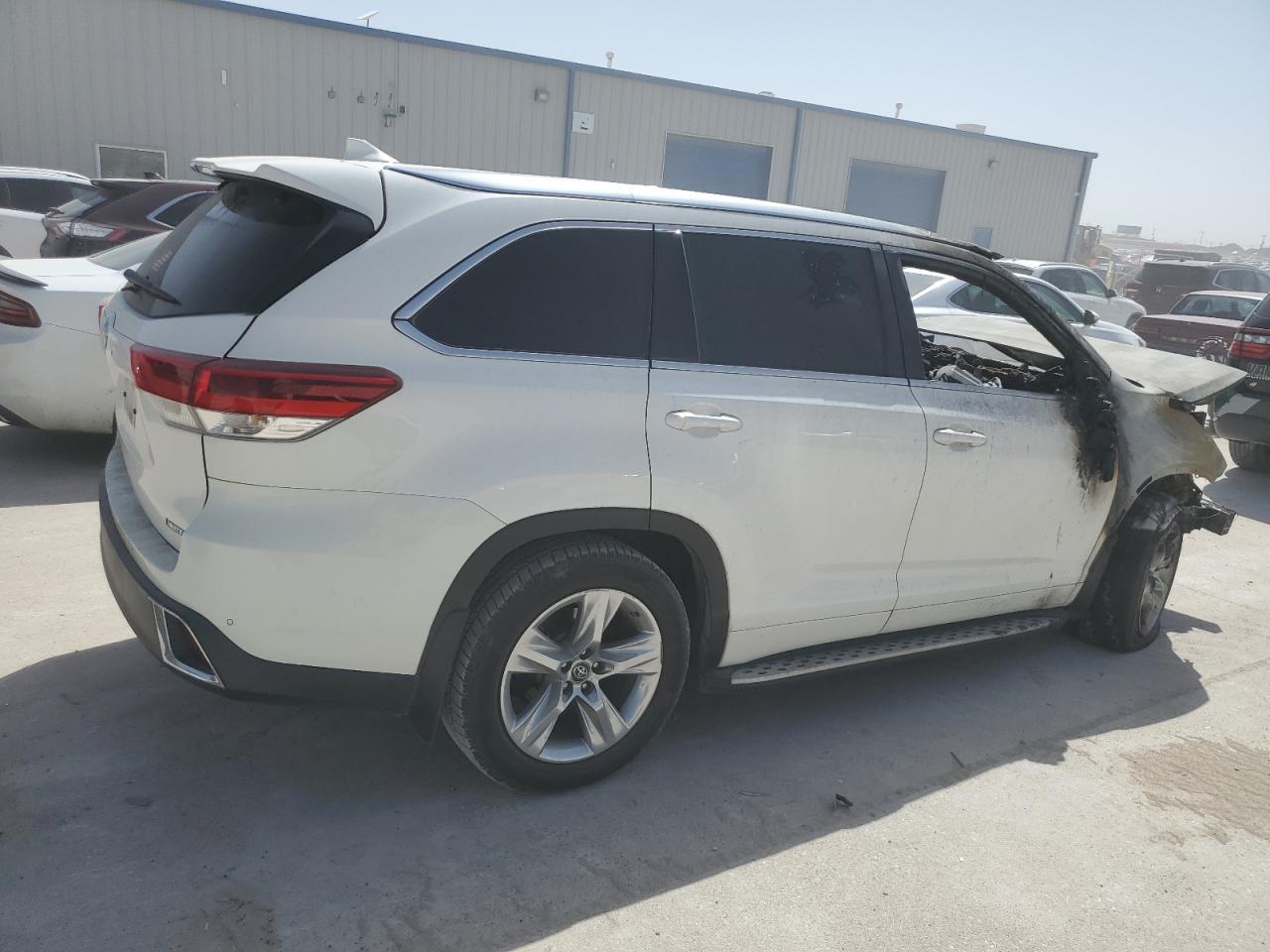 2018 TOYOTA HIGHLANDER - Фото 3