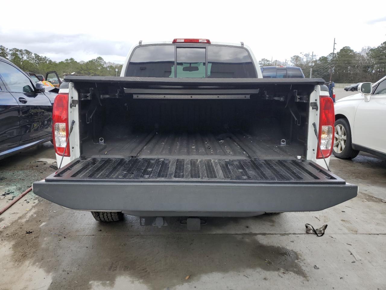 2017 NISSAN FRONTIER S - Image 6