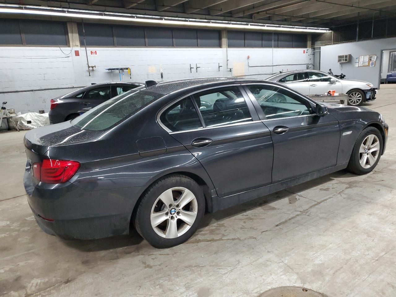 2013 BMW 528 XI - Фото 3