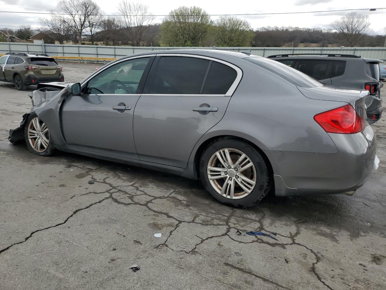 2011 INFINITI G37 - Image 2