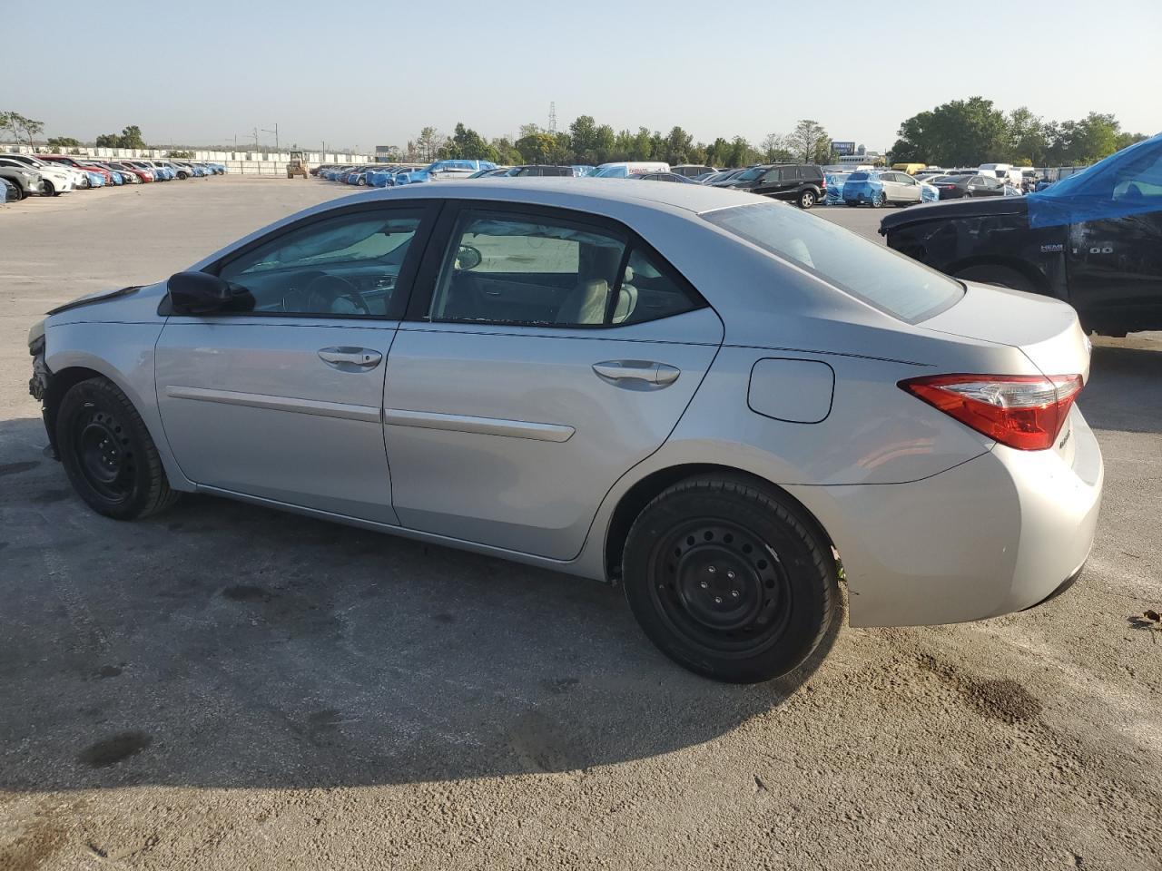 2015 TOYOTA COROLLA L - Фото 2