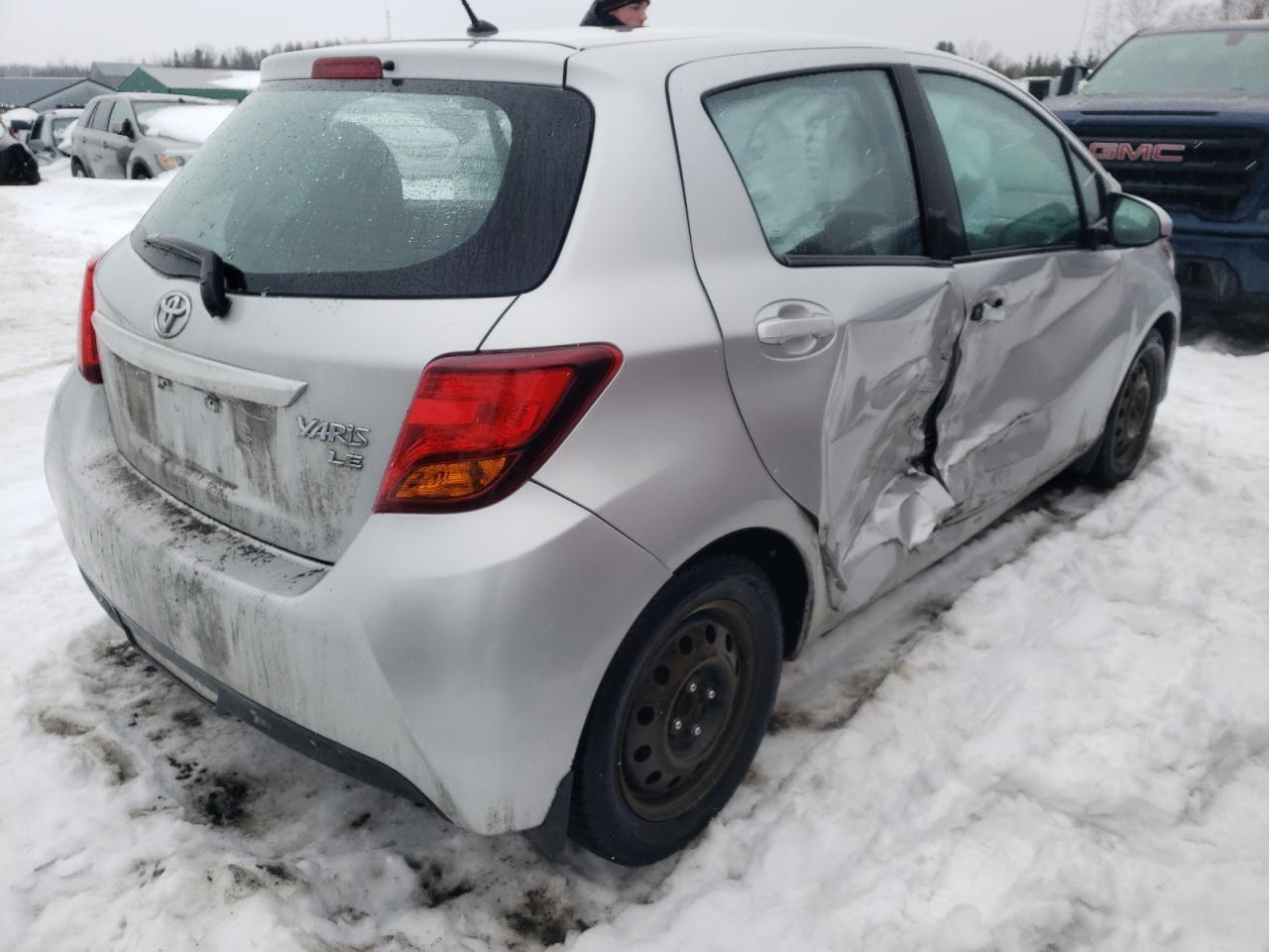 2015 TOYOTA YARIS - Фото 3