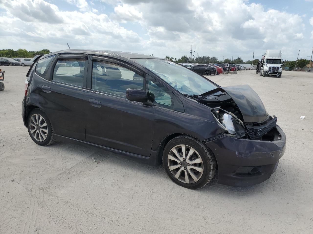 2013 HONDA FIT SPORT - Фото 4