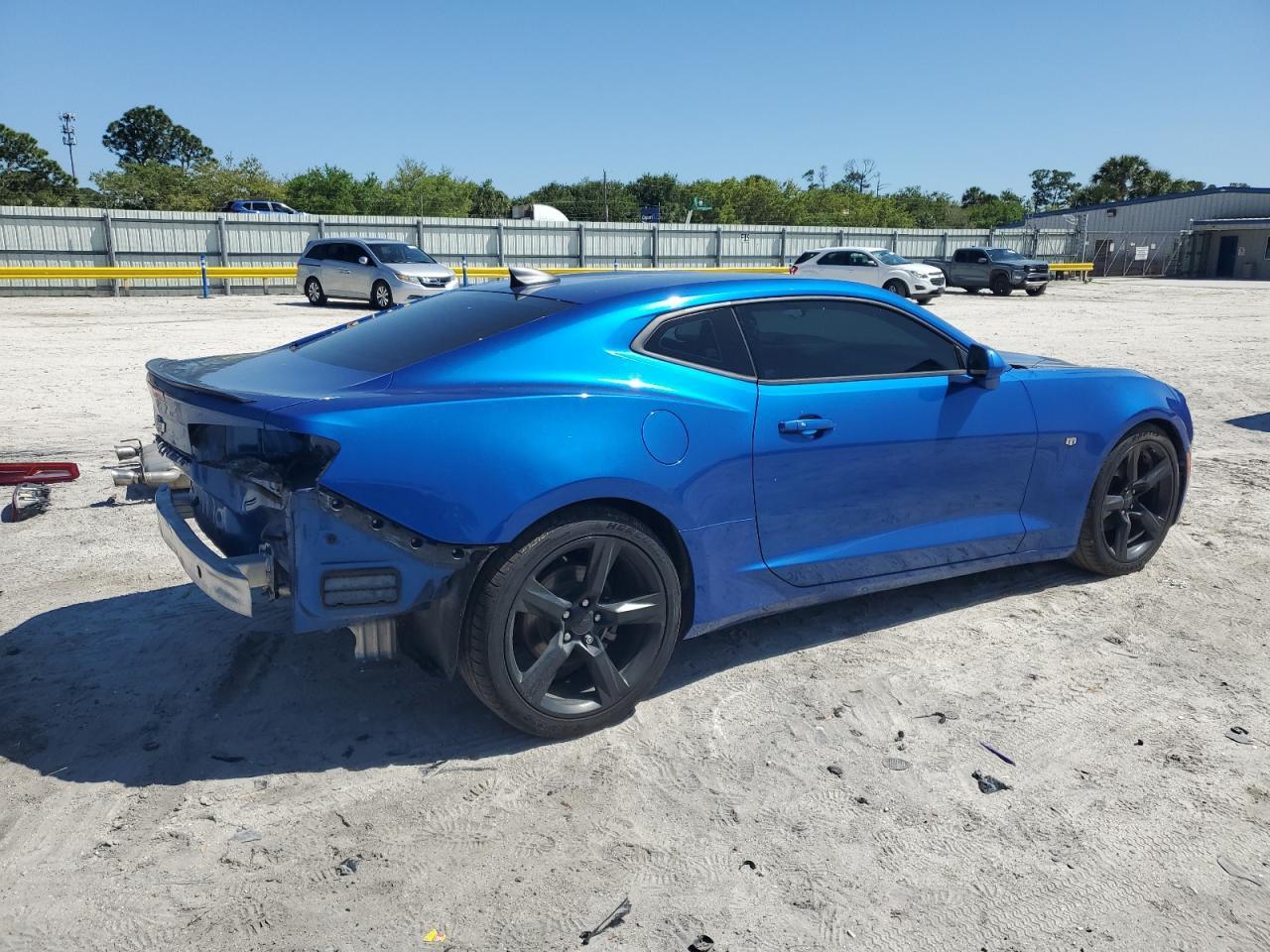 2018 CHEVROLET CAMARO LT - Image 3