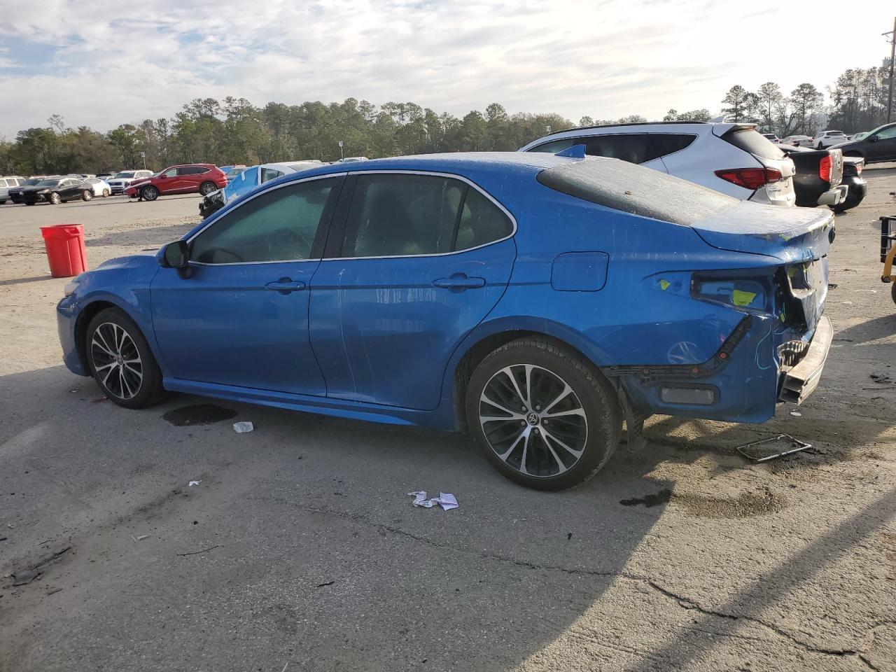 2020 TOYOTA CAMRY SE - Фото 2
