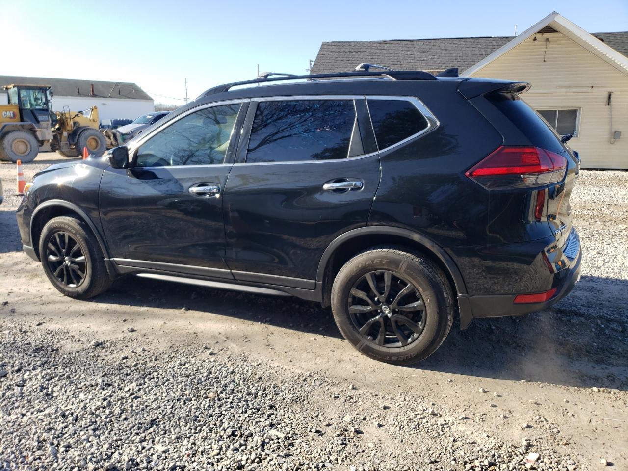 2017 NISSAN ROGUE SV - Фото 2
