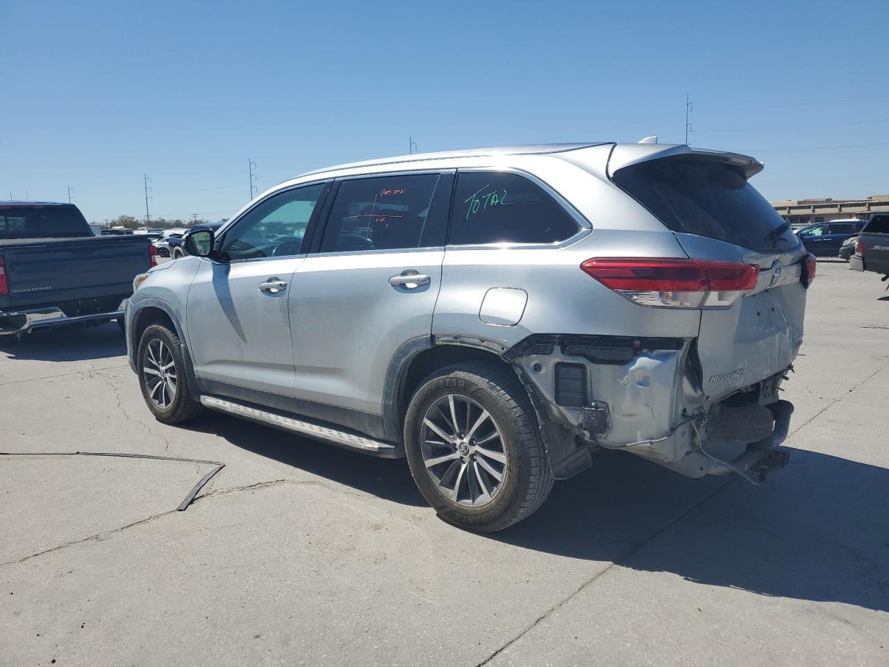 2019 TOYOTA HIGHLANDER - Image 2
