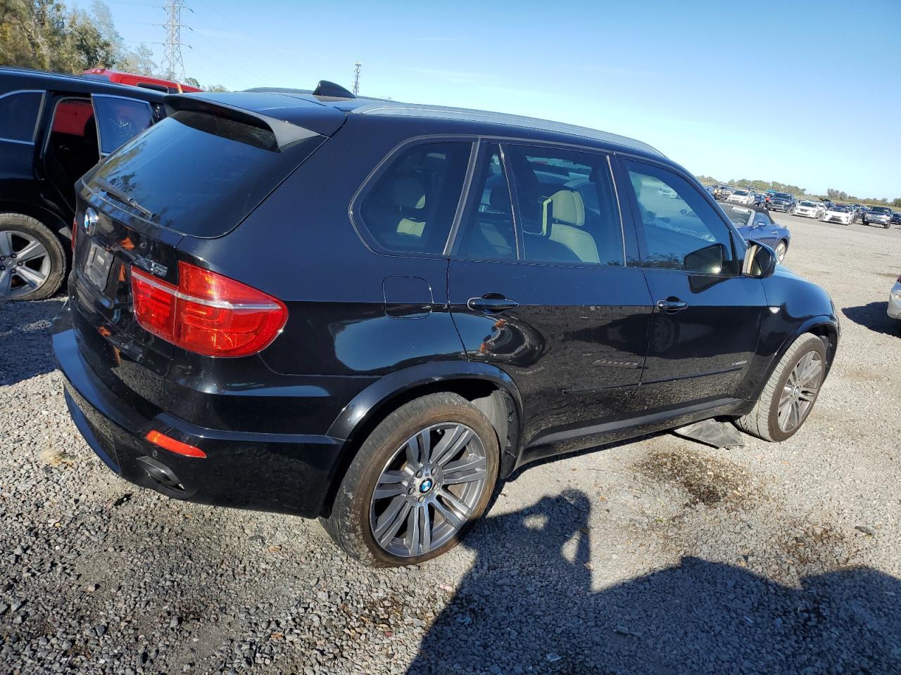 2011 BMW X5 XDRIVE5 - Image 3
