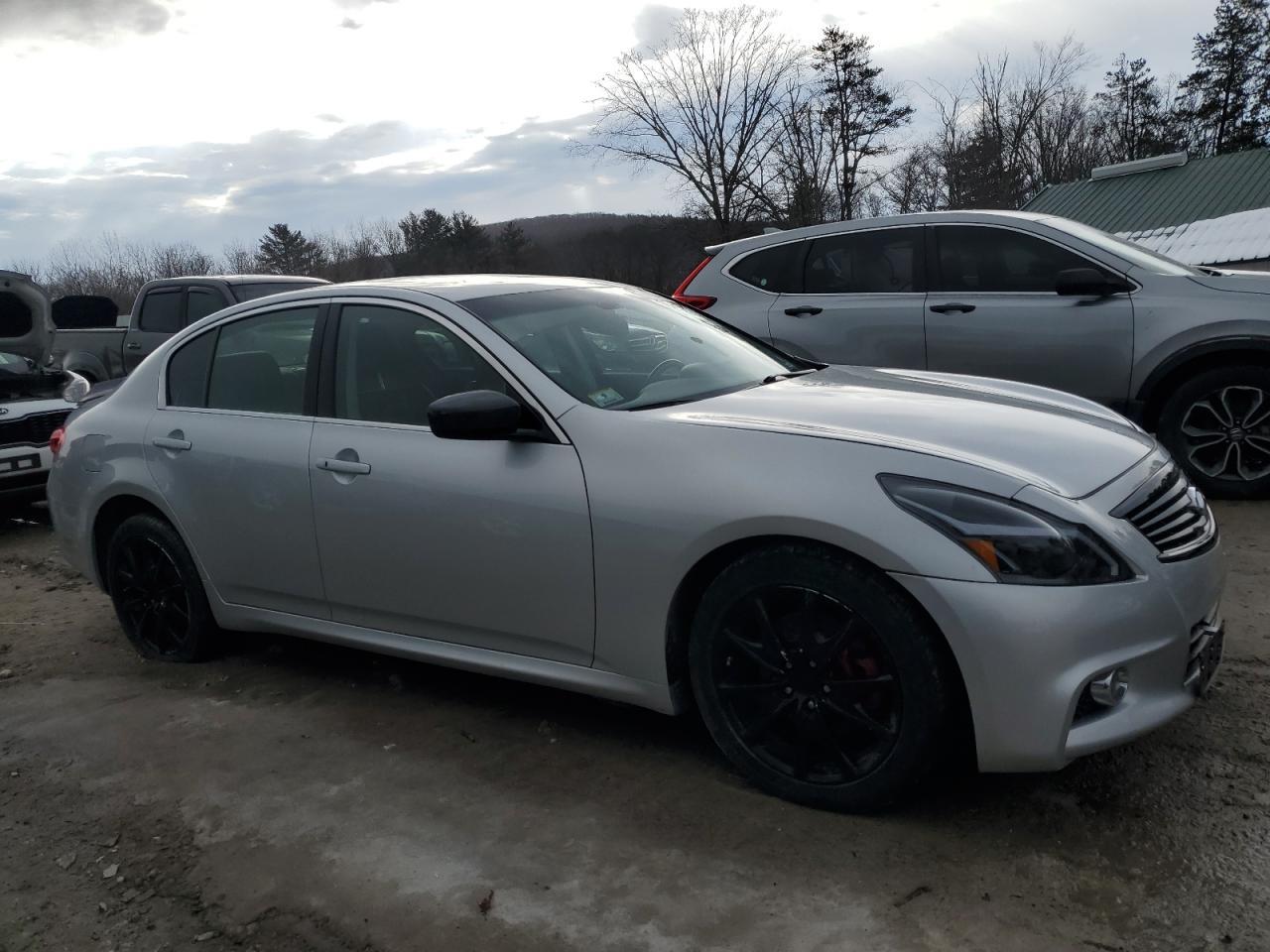 2012 INFINITI G37 - Image 4
