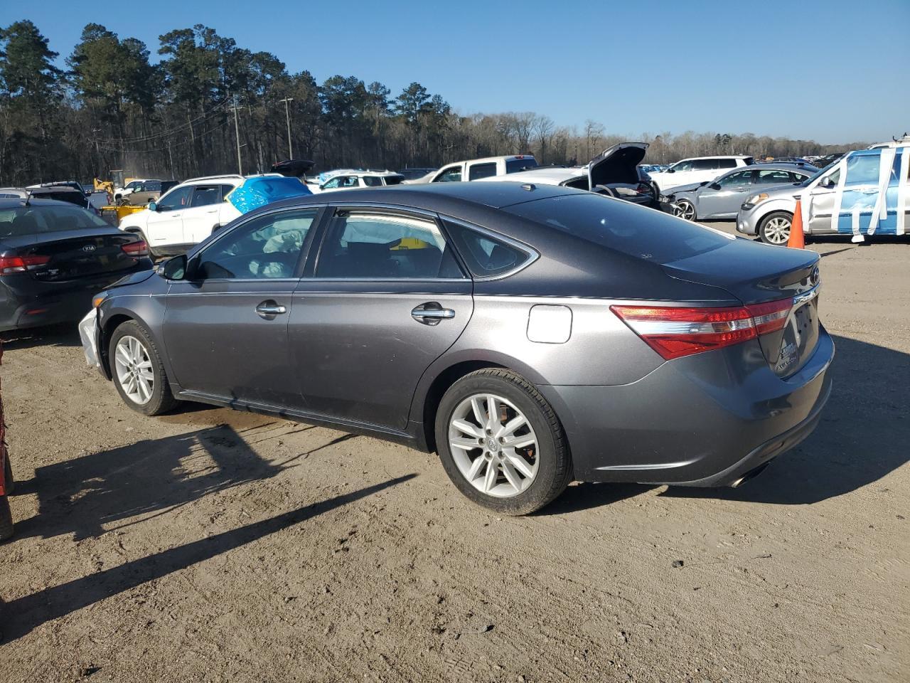 2015 TOYOTA AVALON XLE - Image 2