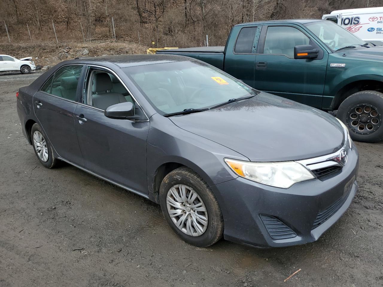 2014 TOYOTA CAMRY L - Image 4