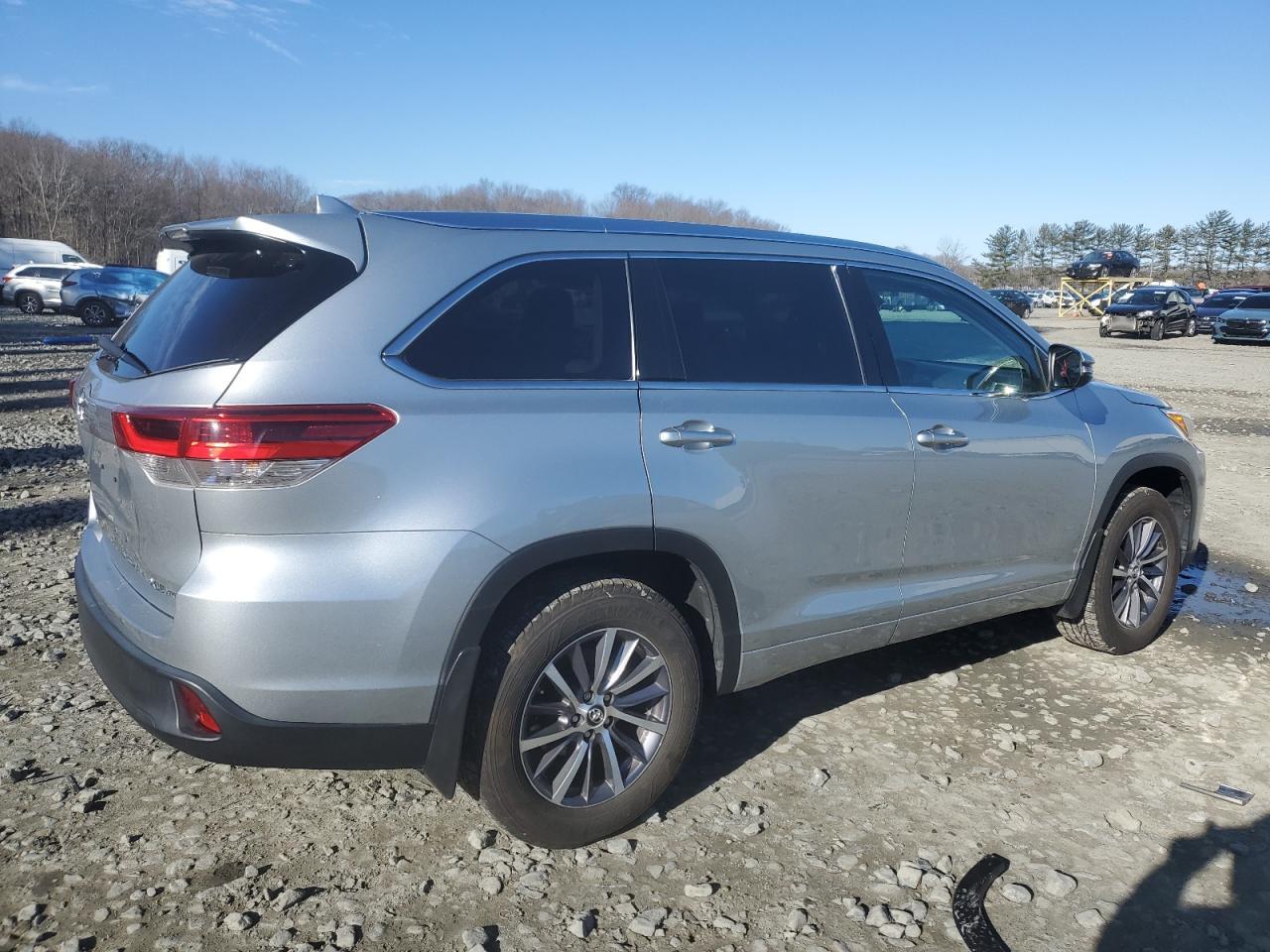 2018 TOYOTA HIGHLANDER - Image 3