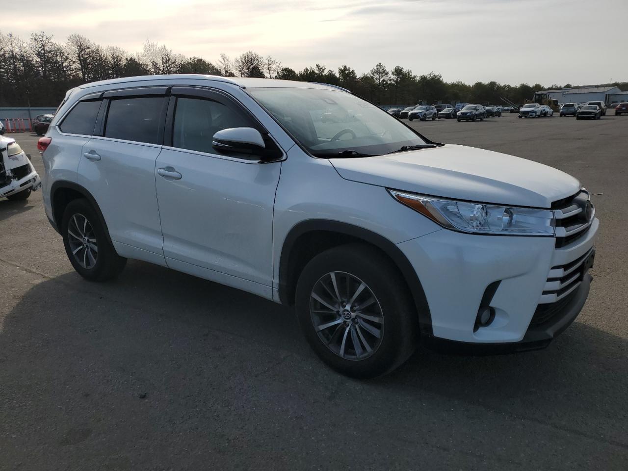 2018 TOYOTA HIGHLANDER - Image 4