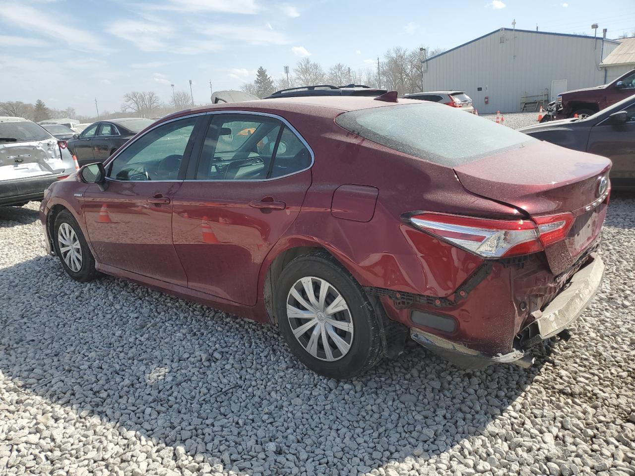 2020 TOYOTA CAMRY LE - Фото 2