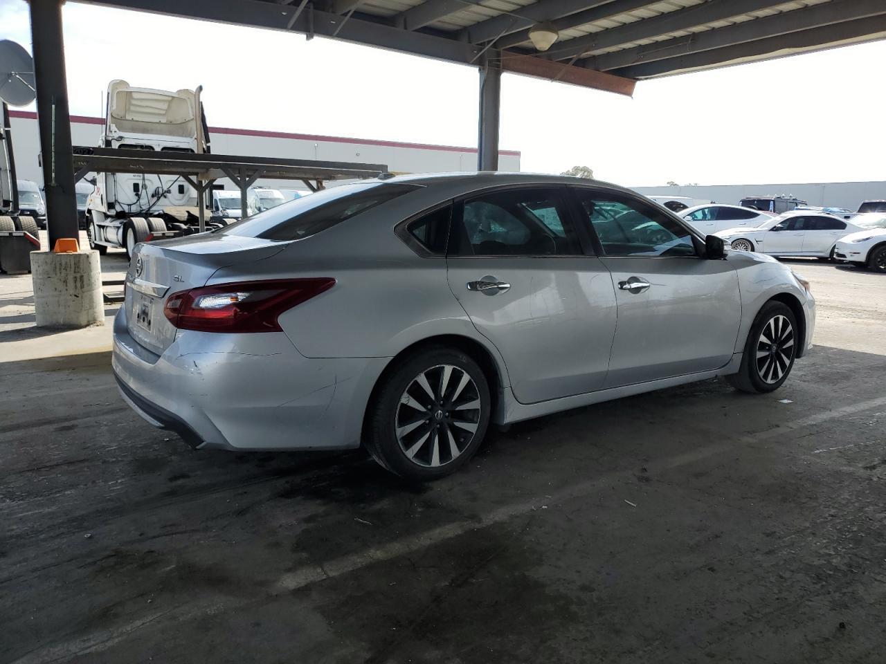 2018 NISSAN ALTIMA 2.5 - Фото 3