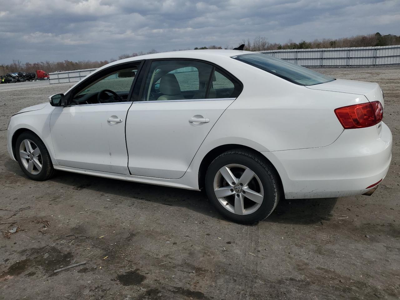 2013 VOLKSWAGEN JETTA TDI - Фото 2