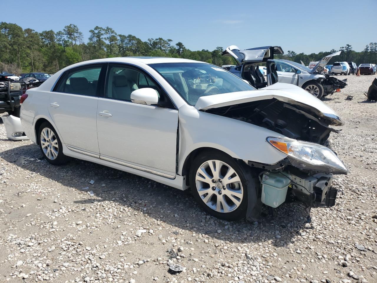 2011 TOYOTA AVALON BAS - Image 4