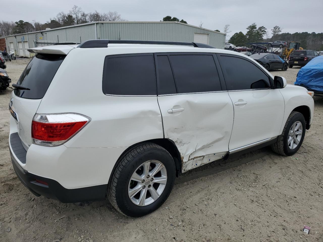 2011 TOYOTA HIGHLANDER - Фото 3