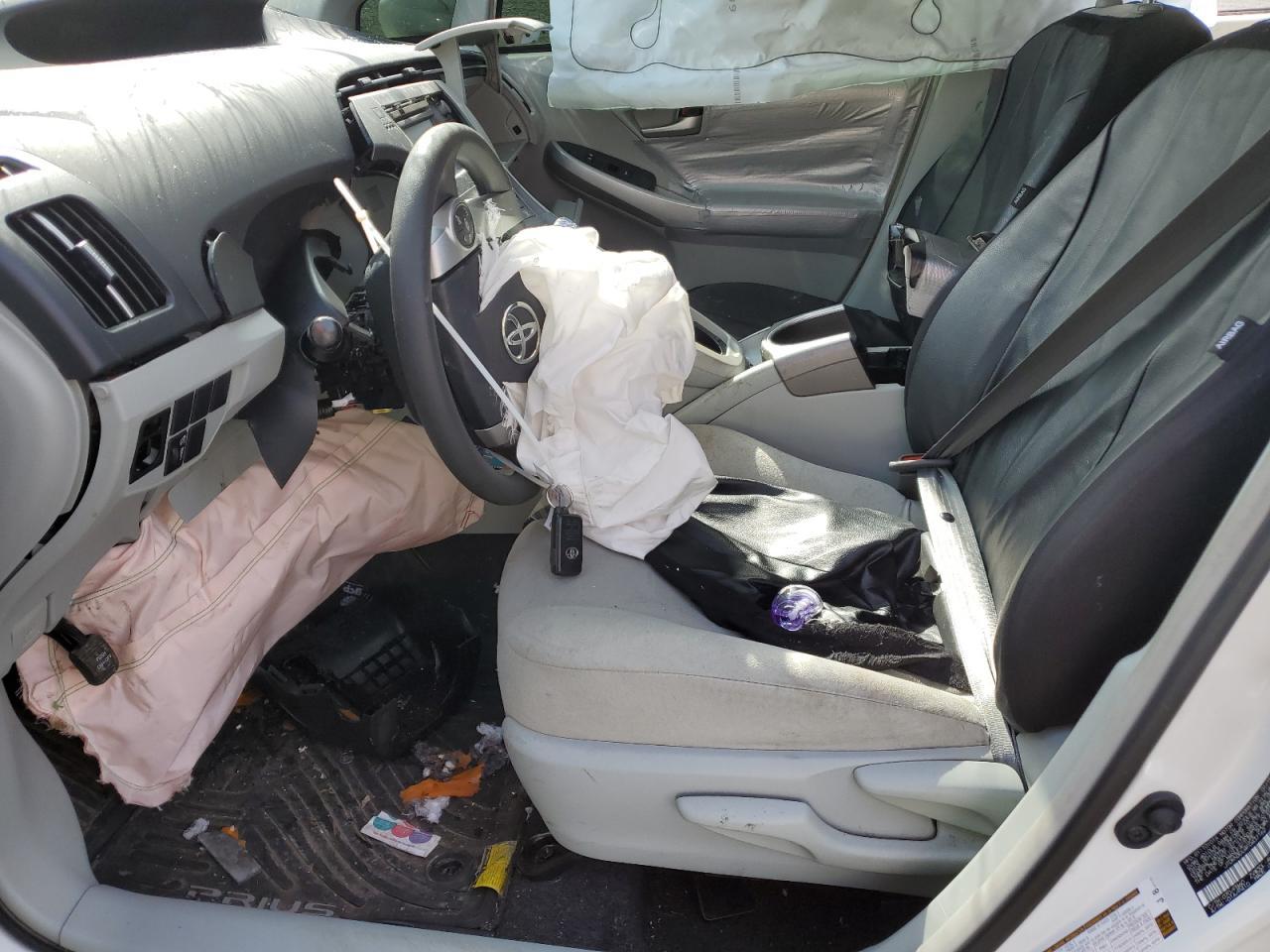 2015 TOYOTA PRIUS - Image 7