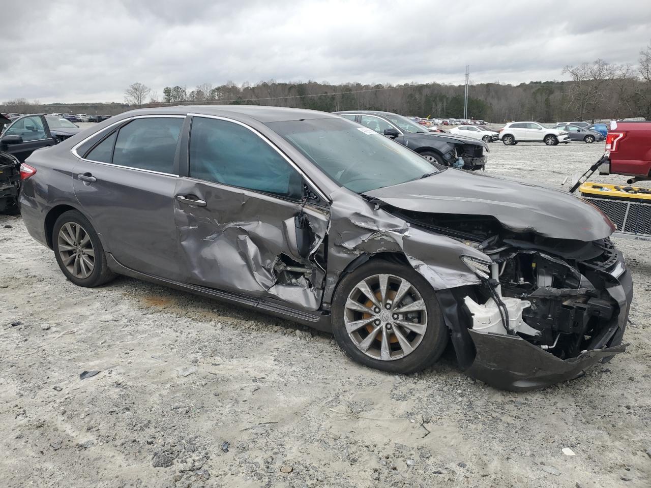 2015 TOYOTA CAMRY LE - Image 4