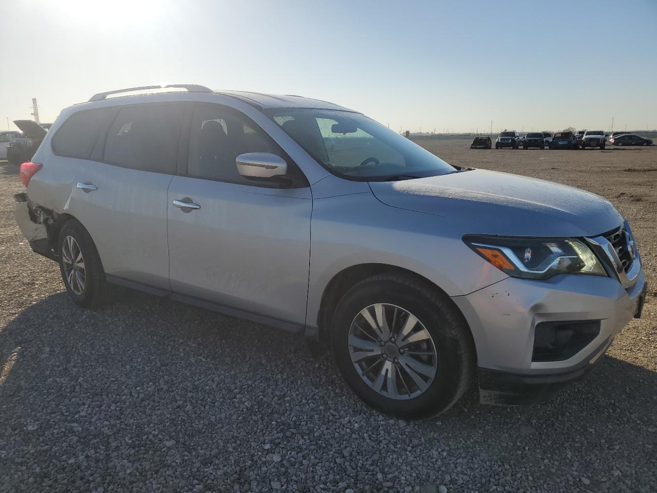 2017 NISSAN PATHFINDER - Image 4