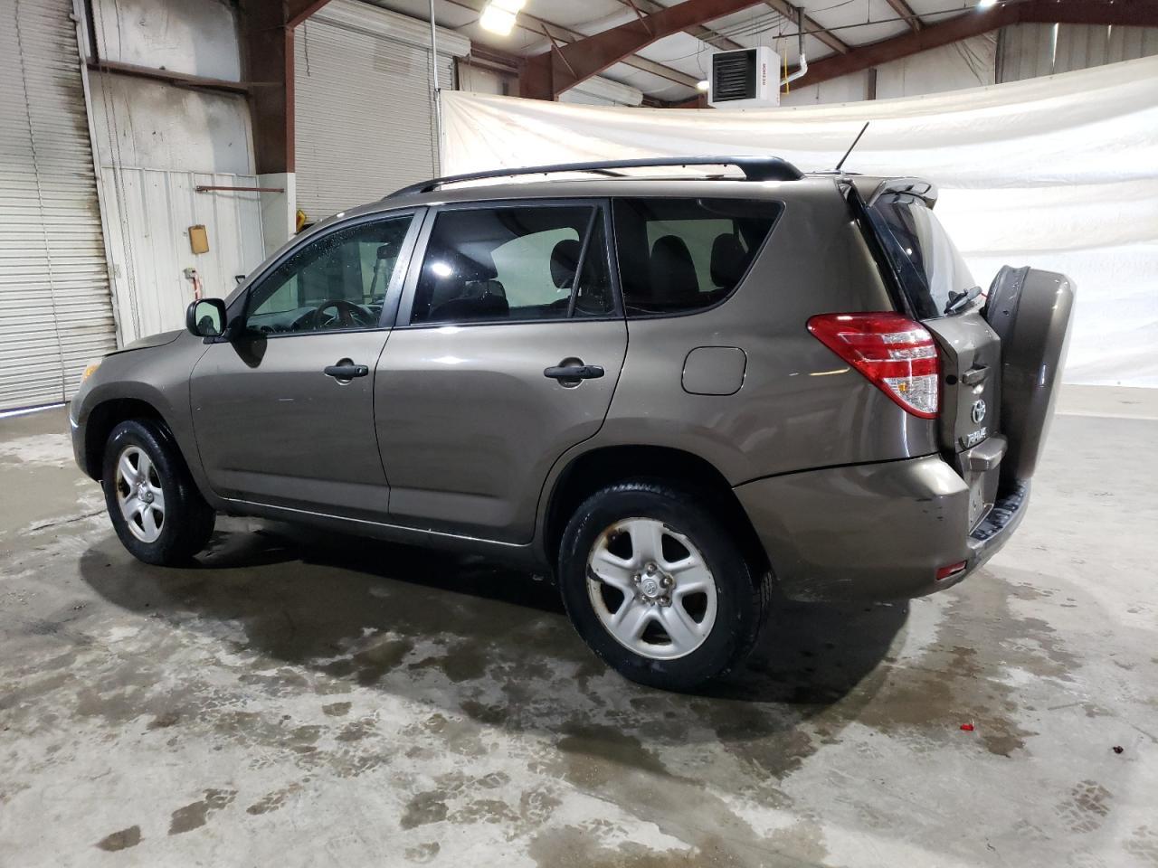 2011 TOYOTA RAV4 - Image 2