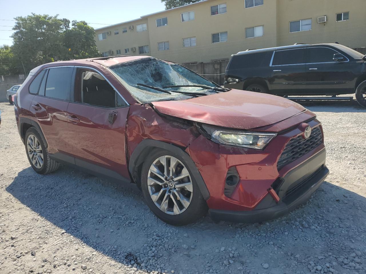 2020 TOYOTA RAV4 XLE P - Image 4