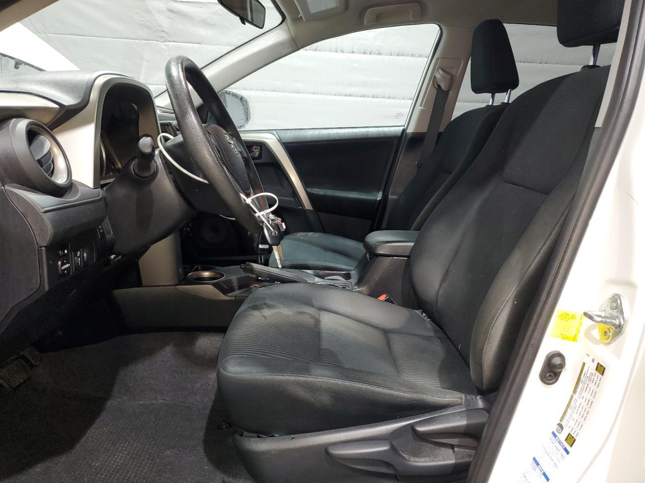 2015 TOYOTA RAV4 LE - Фото 7