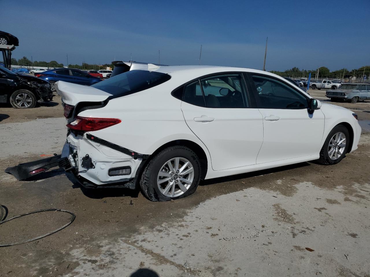 2025 TOYOTA CAMRY XSE - Фото 3