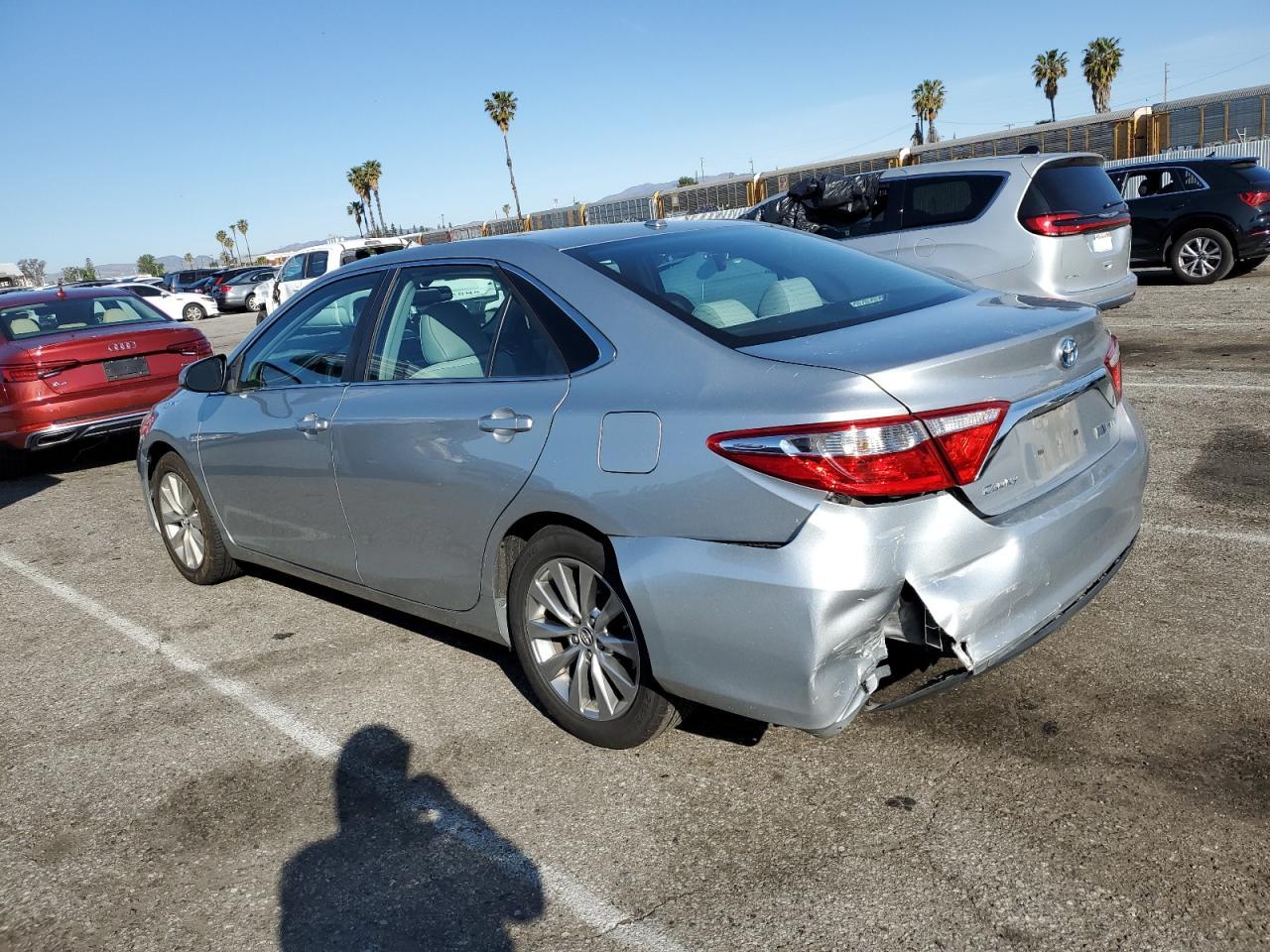 2016 TOYOTA CAMRY HYBR - Фото 2