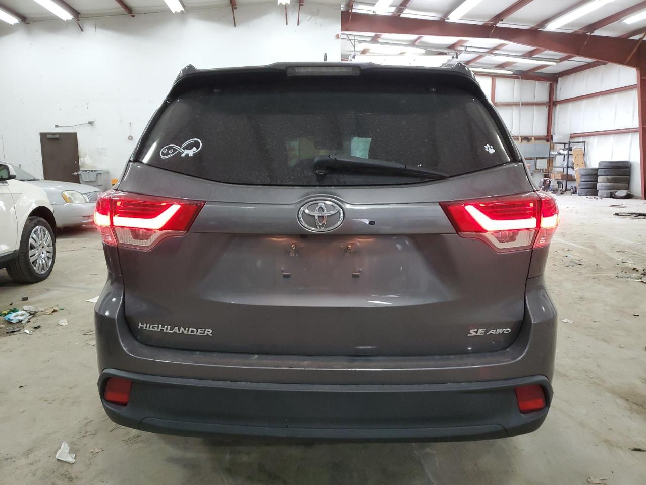 2018 TOYOTA HIGHLANDER - Image 6