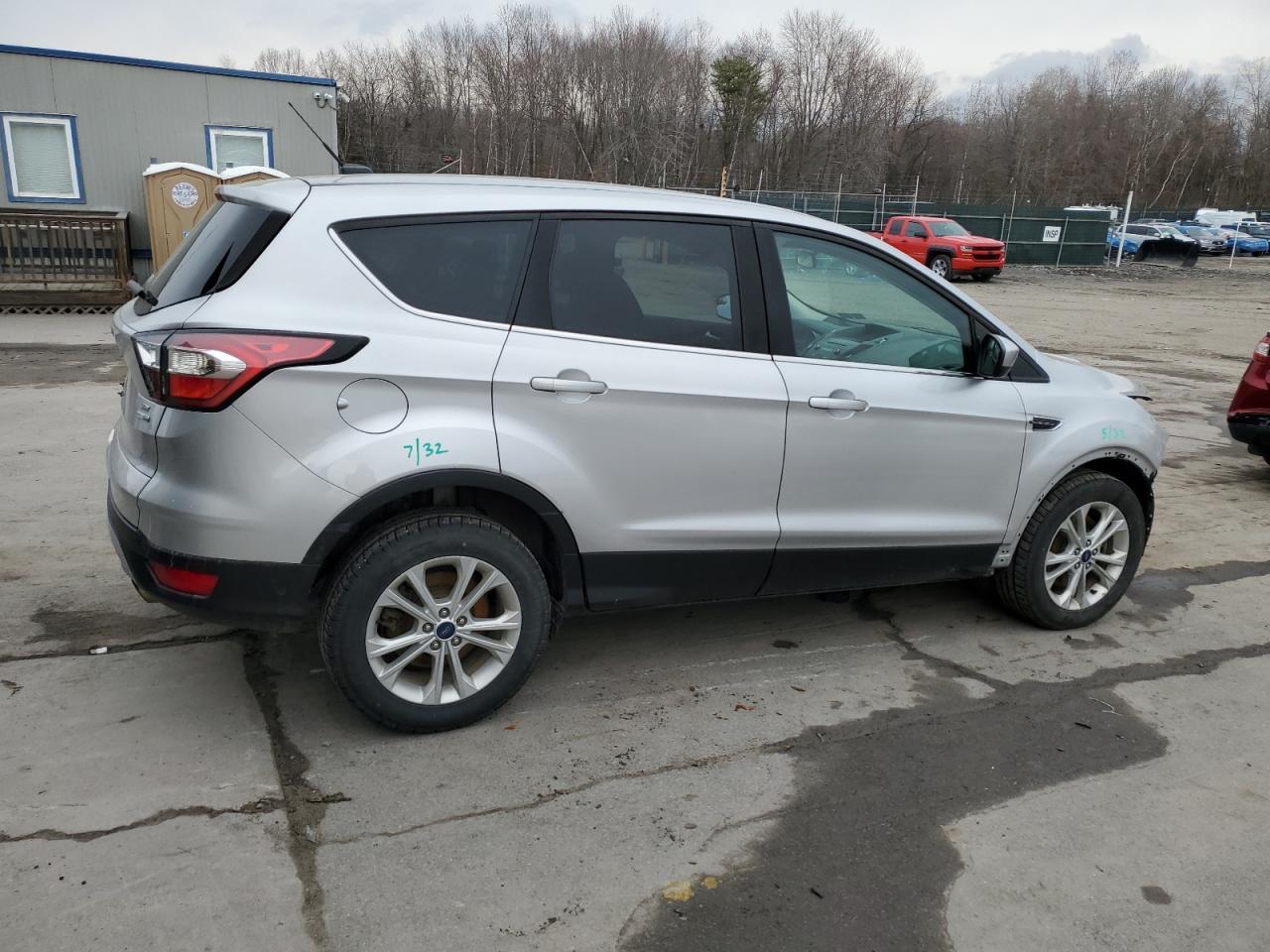 2017 FORD ESCAPE SE - Image 3