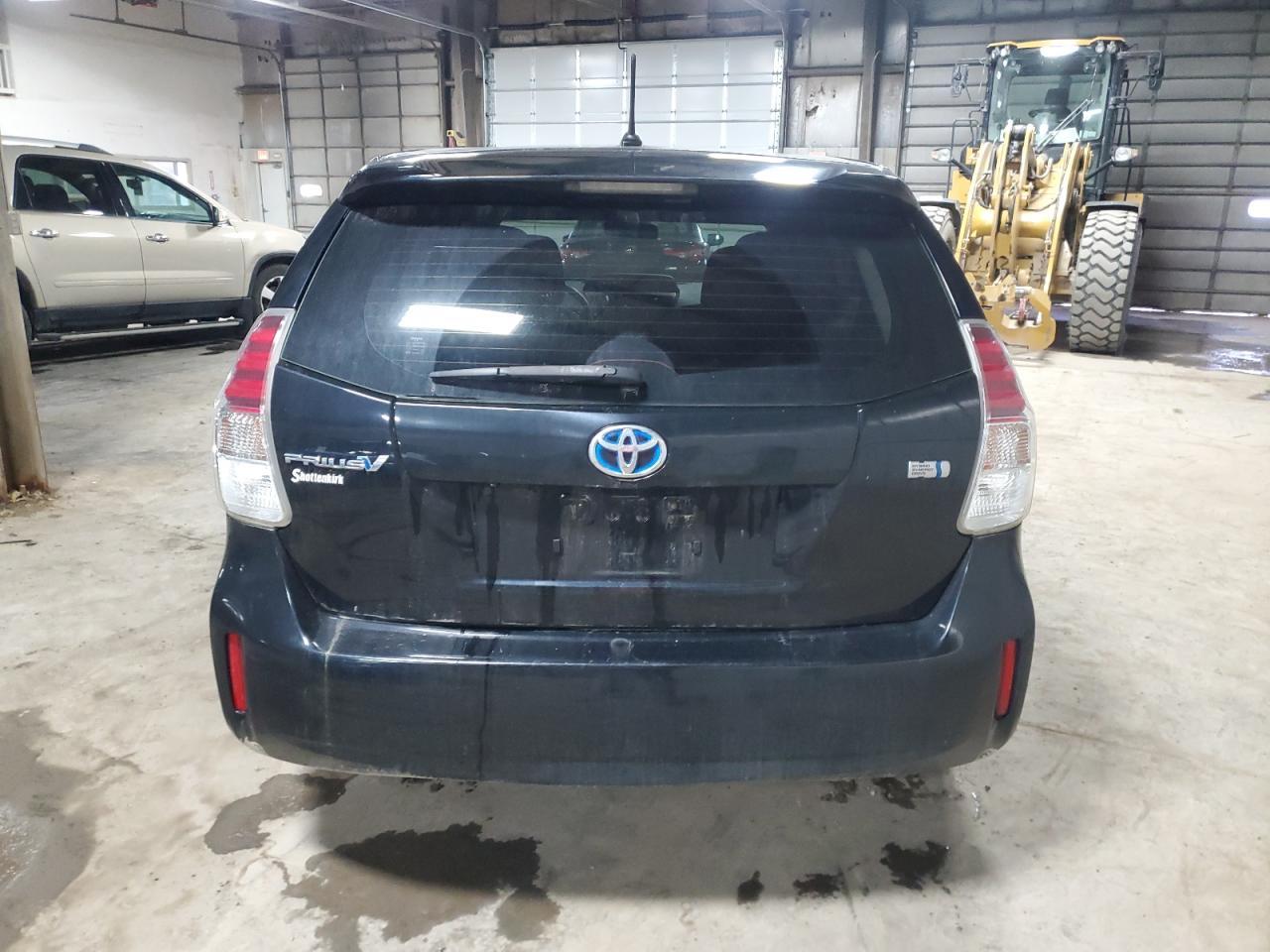 2016 TOYOTA PRIUS V - Фото 6