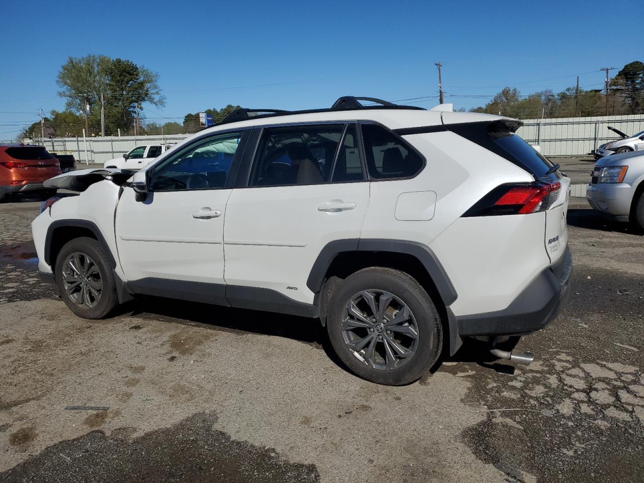 2024 TOYOTA RAV4 XLE P - Image 2