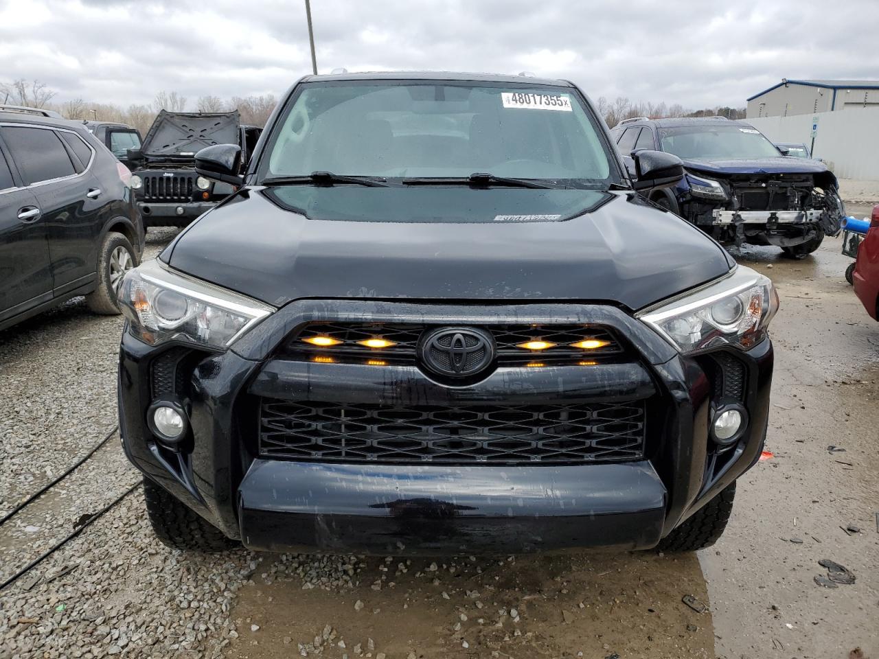 2017 TOYOTA 4RUNNER SR - Фото 5