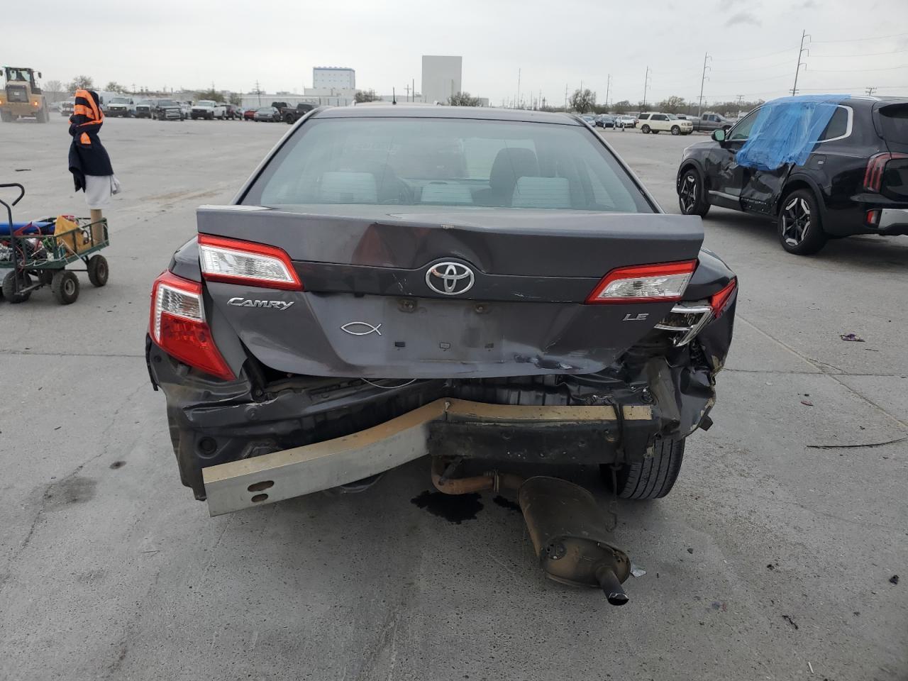 2014 TOYOTA CAMRY L - Фото 6