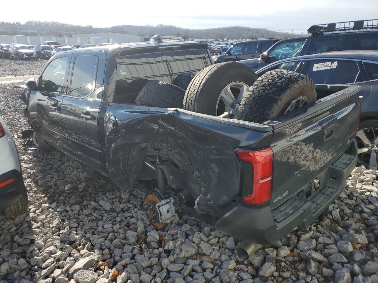 2024 TOYOTA TACOMA DOU - Фото 2