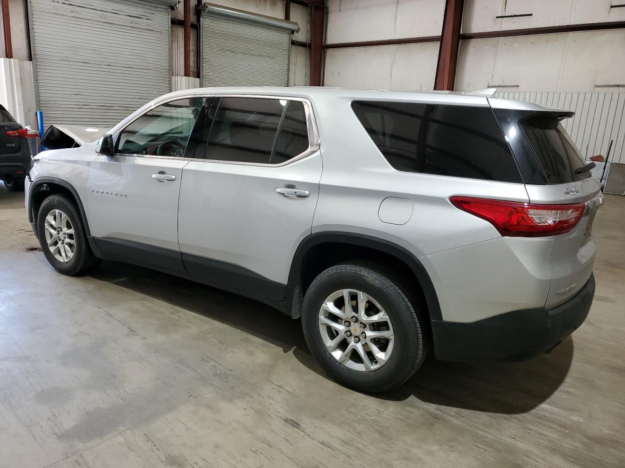 2021 CHEVROLET TRAVERSE L - Фото 2