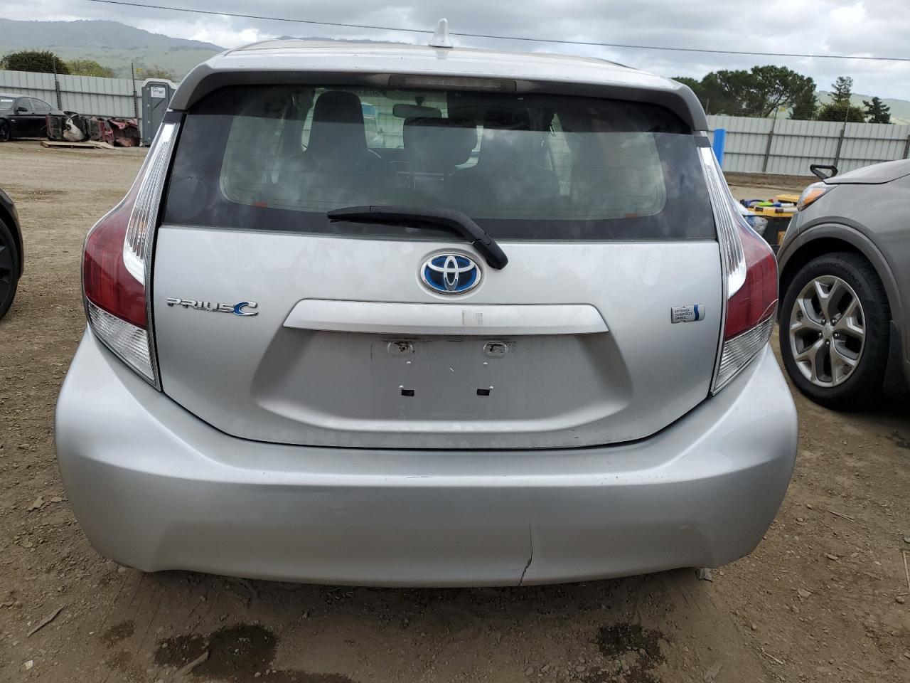 2015 TOYOTA PRIUS - Image 6