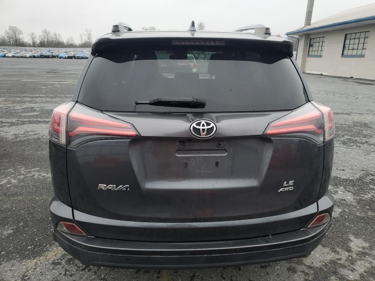 2017 TOYOTA RAV4 LE - Image 6