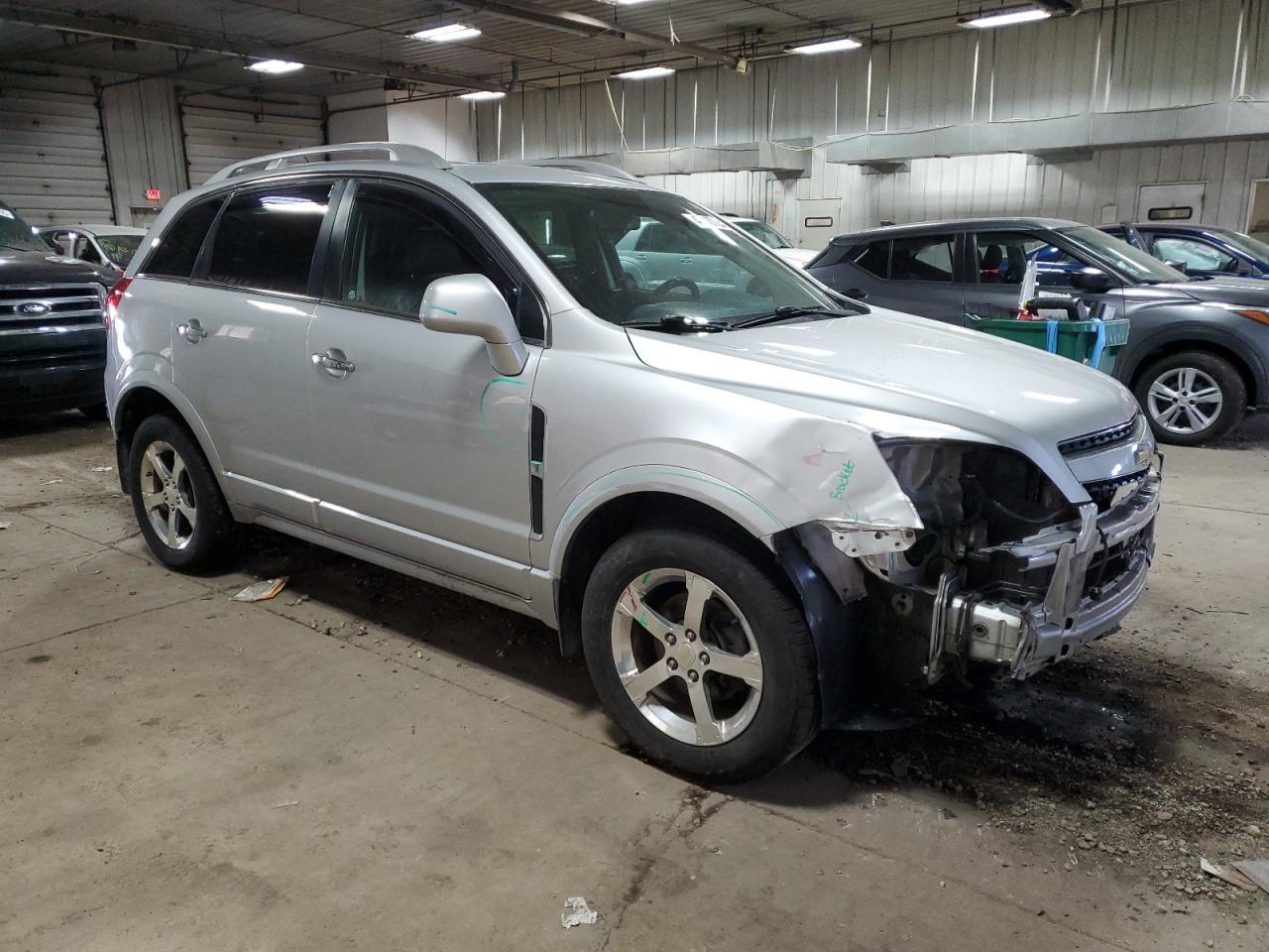 2014 CHEVROLET CAPTIVA LT - Image 4