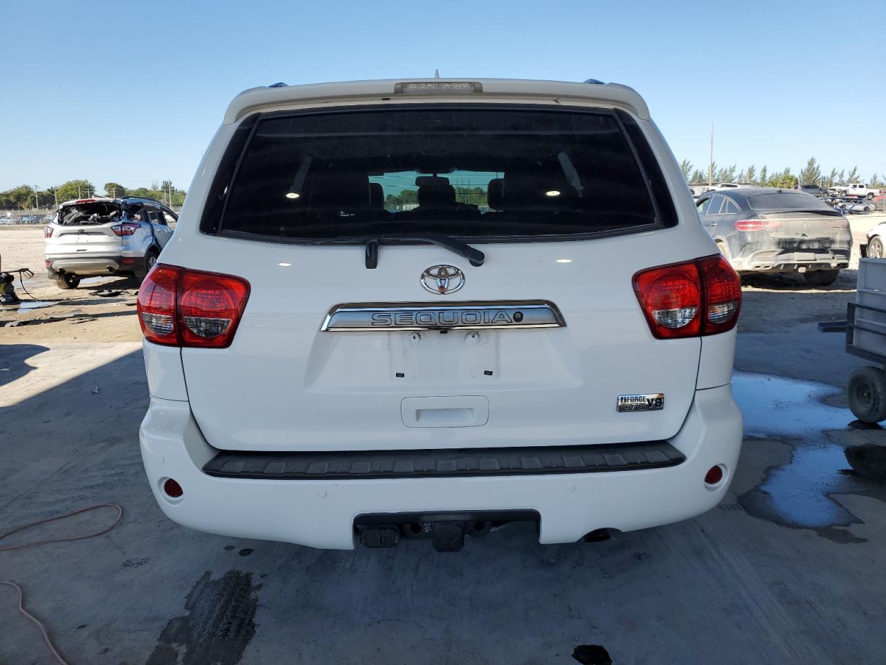 2016 TOYOTA SEQUOIA LI - Фото 6