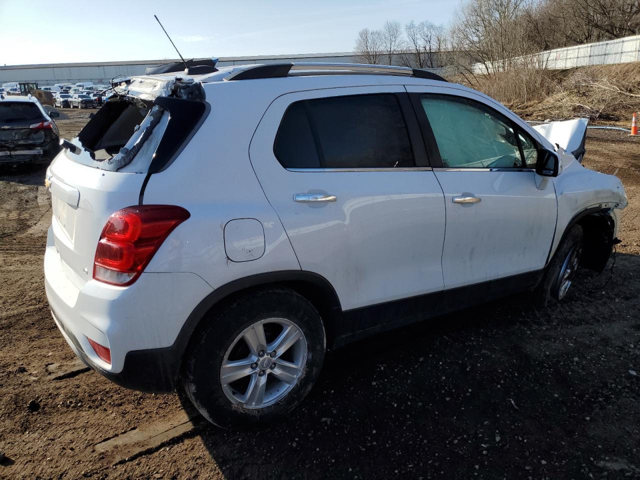 2019 CHEVROLET TRAX 1LT - Image 3