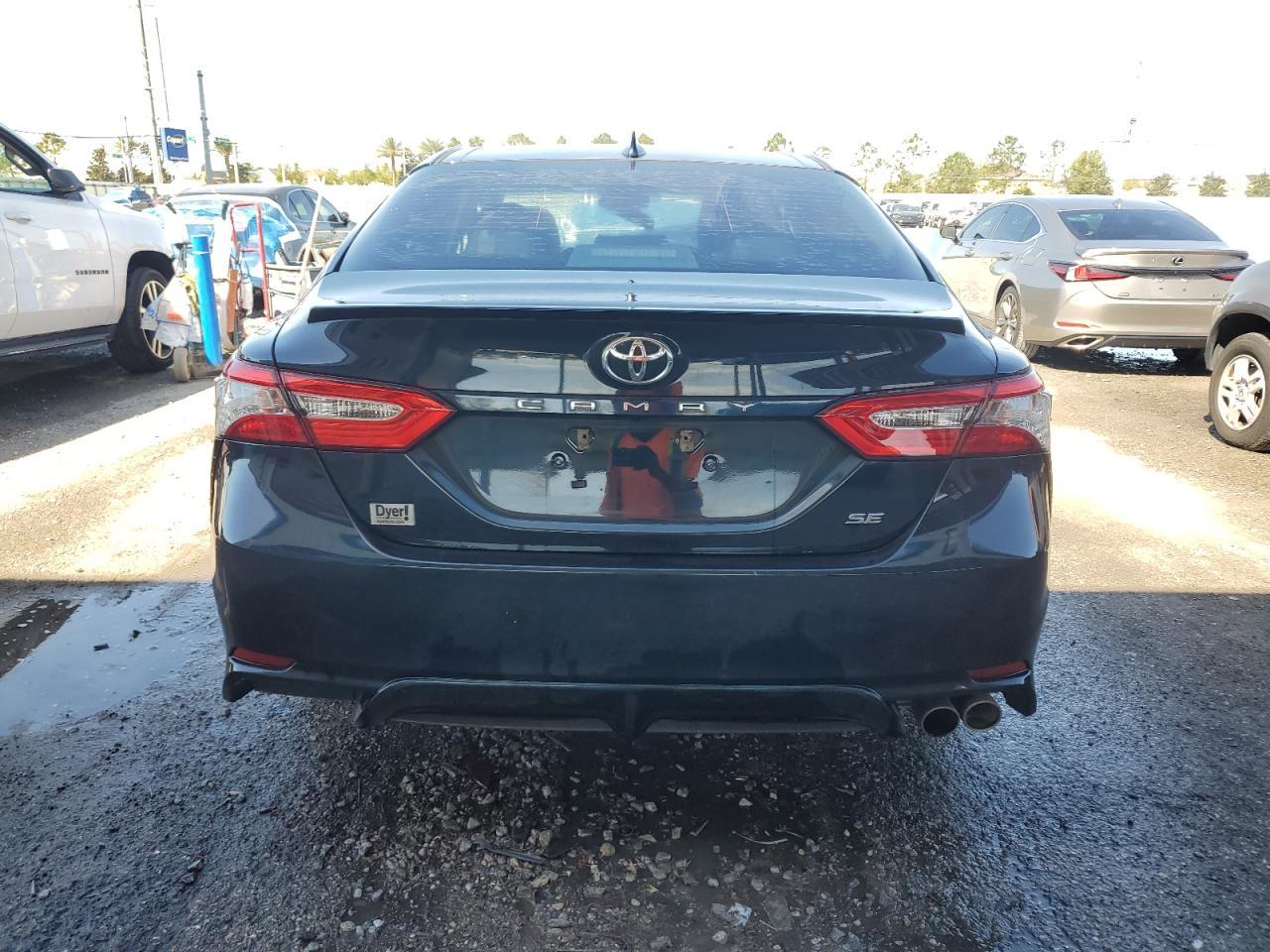 2020 TOYOTA CAMRY SE - Фото 6
