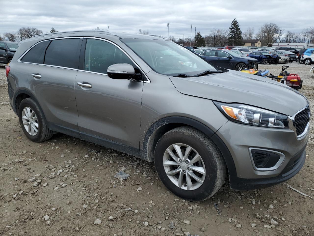 2017 KIA SORENTO LX - Image 4