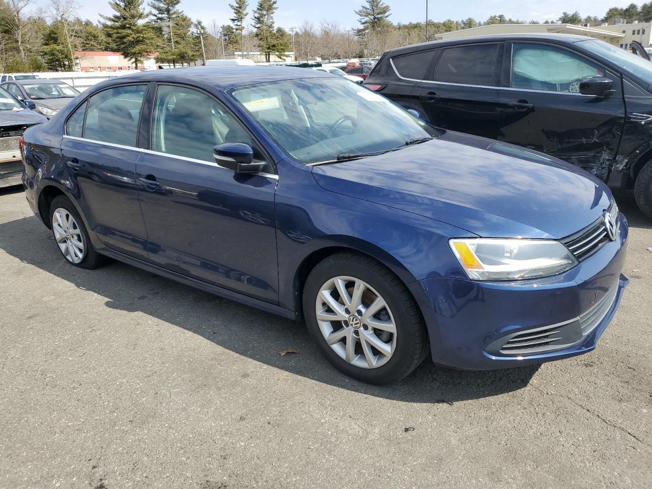 2014 VOLKSWAGEN JETTA SE - Image 4