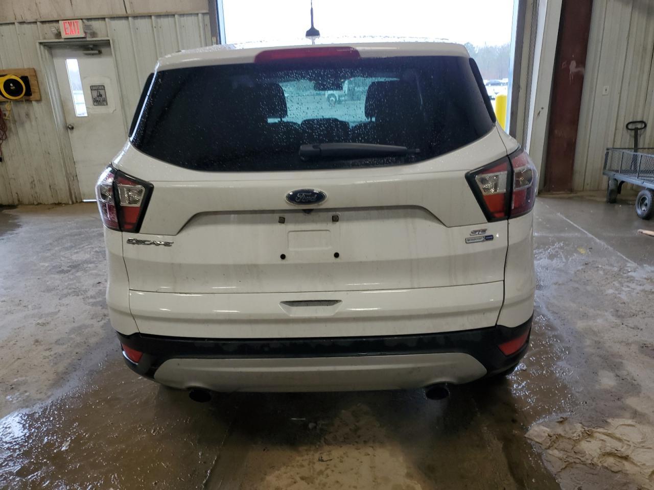2017 FORD ESCAPE SE - Image 6