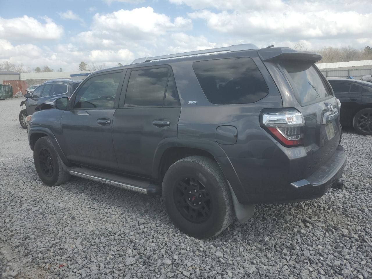 2017 TOYOTA 4RUNNER SR - Фото 2
