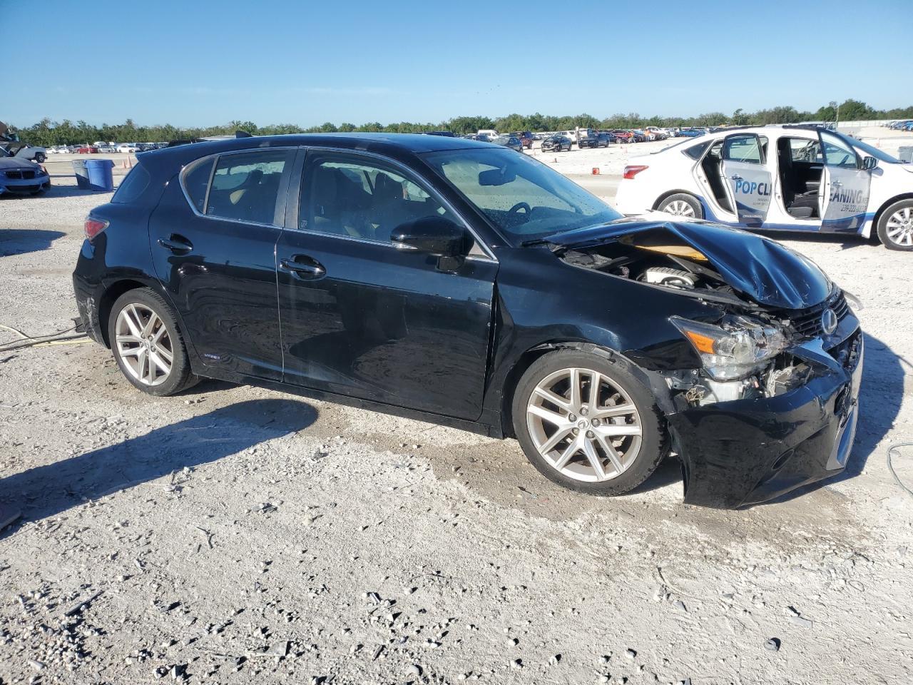 2016 LEXUS CT 200 - Image 4